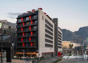 Radisson RED Hotel V&A Waterfront Cape Town