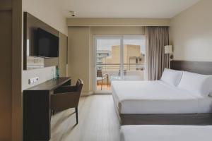 Standard Triple Room room in Hotel Spa Mediterraneo Park