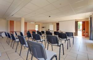 Hotels Brit Hotel Reims La Pompelle : photos des chambres