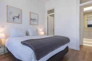 Lisbon Hidden Oasis With Pool by LovelyStay