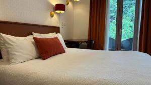 Hotels Logis Hotel Restaurant Grand Hotel de Lyon : photos des chambres