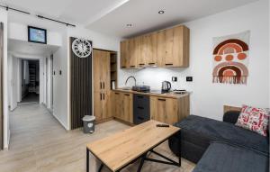 3 Bedroom Amazing Home In Crikvenica 