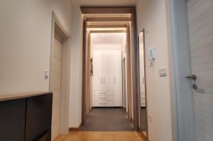 Golden View Apartment