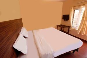 REFLECTIONS Guest House