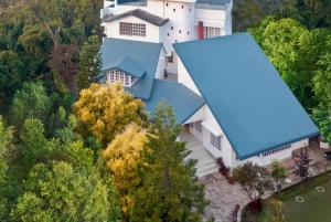 Boutique Villa by Saffron Leaf in Mussoorie Foothills with Bonfire