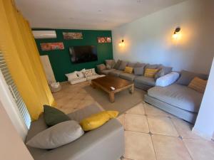 Villas Villa spacieuse avec pisicne : photos des chambres