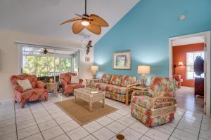 Oversized 3 Bedroom Home with Pool, Spa, Elevator