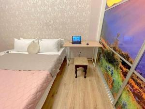 Лавандовий світанок Однокімнатна квартира біля ЦУМу в центрі Полтави Мережа AlexApartments Документи для відряджень Безконтатне заселення 24-7