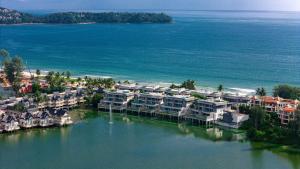 ANGSANA Beachfront Residences apartment with pool in Laguna Phuket