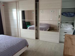 B&B / Chambres d'hotes argagnon 64 chambre sbd wc salon prives : Chambre Double