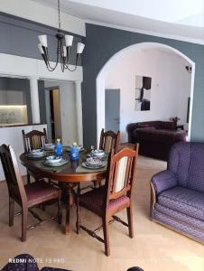 Seaview penthouse with fireplace