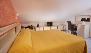 Double Room - Attic room in Hotel Locanda Rosy