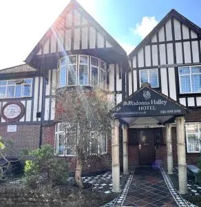 Madonna Halley Hotel - 埃奇韦尔