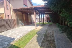 Chic Retreat in Bună Ziua - Jacuzzi, Outdoor Gym, BBQ, Parking