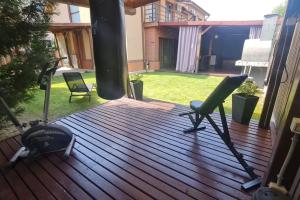 Chic Retreat in Bună Ziua - Jacuzzi, Outdoor Gym, BBQ, Parking