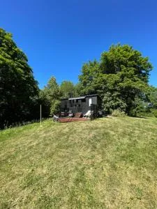 Boheemi mökki - Ojakkala