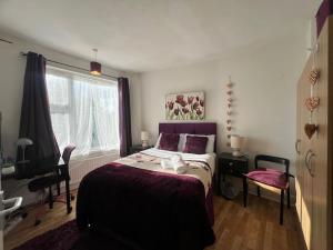 Home in London, N14 nearby Trent Park and Alexandra Palace