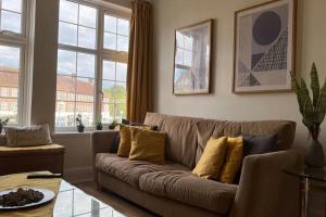 Home in London, N14 nearby Trent Park and Alexandra Palace