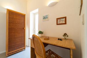 GuestHost - Pams Seaview Apartment