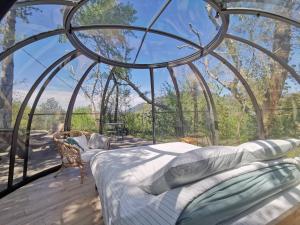 Maisons d'hotes Bulles d-Olive Olea - Piscine & Jacuzzi avec vue : photos des chambres