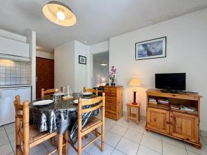 Appartement 2 pièces avec jardin, calme, proche plage et commerces, parking privé inclus, Carnac - FR-1-377-33
