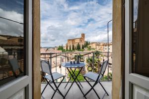 Siena Apt with Stunning Church of San Domenico View
