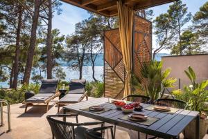 PLACES Hvar Villas by Valamar