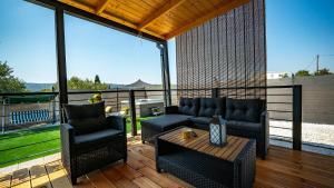 2-Bed House Sleeps 4 Jacuzzi 50 meters to Beach