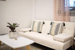 Filiatras Welcoming Hideaway - A Cozy Urban Escape