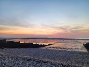 The Little Limes - Ensuite Double Room Own Entrance in Art Deco House