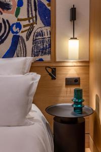 B&B / Chambres d'hotes La Chartreuse de Dauzac : Chambre Double – Vue sur Lac