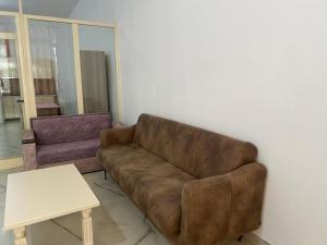 Ameti - Ground Floor Comfort Studios - Spacious & Modern