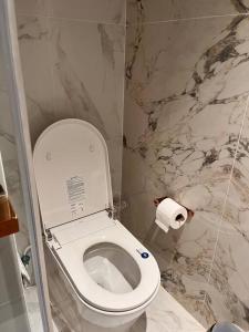 Metropole The Crest 3BR D2 city view 5 quality