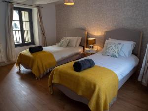 Chez Dizjon, A Stunning Canalside Property