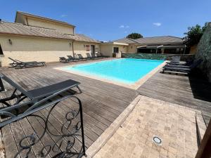 Studio confortable avec piscine
