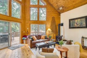 Hot Tub, Deck and Game Room Cle Elum Cabin!