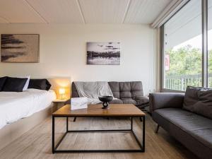 Luxury Orlando 1BR Condo with Pool view & Next to Disney