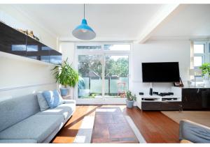 A Charming 1BR apartment in Bromley