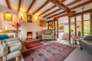 Brimming with Medieval charm - Weavers Cottage - 拉文纳姆