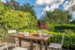 Brimming with Medieval charm - Weavers Cottage