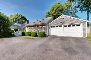 Seaside Park Retreat - West Hyannisport