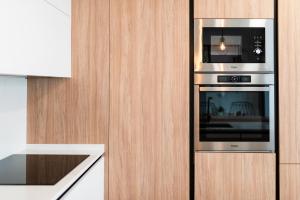 Wekey Homes, Ángel Deluxe Apartment with Parking