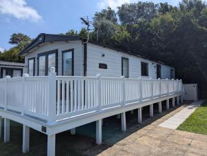 STUNNING CARAVAN with PANORAMIC VIEWS WEYMOUTH LITTLESEA HAVEN