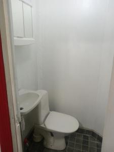 Pieni asunto 25m2 vanhassa puukerrostalossa min 2 yötä