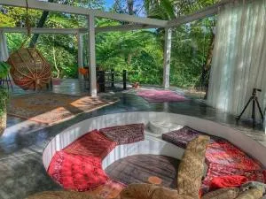 Castle in the sky mountain bliss, Kintamani area - Plaga