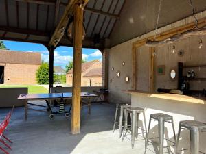 Maisons de vacances Domaine Solognot avec Bar, Sauna, Jacuzzi, Piscine : photos des chambres