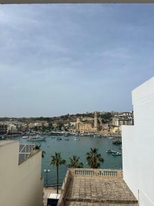 Seaview Setters Studio Apartment - 3hvězdičkové hotely ve městě Marsaskala