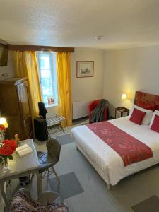 Hotels The Originals Boutique, Hotel Clos Sainte Marie, Nevers : photos des chambres