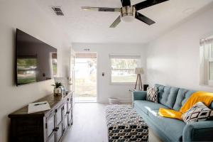 Walk Everywhere! 1-Bedroom Gem in Downtown Hub