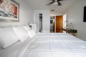 Charming 1-Bedroom Oasis in the Heart of Downtown